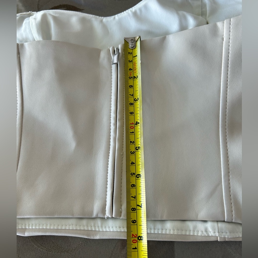 Aritzia x Babaton TEN - "Cindy" Bustier Vegan Leather - Picture 9 of 9